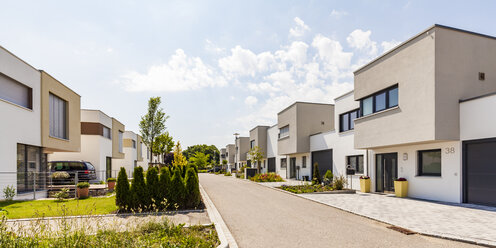 Germany, Bavaria, Neu-Ulm, modern one-family houses, efficiency houses - WDF04772
