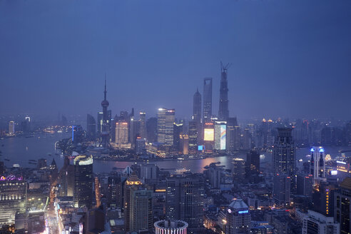 Cityscape of Shanghai at night, China - ISF18733