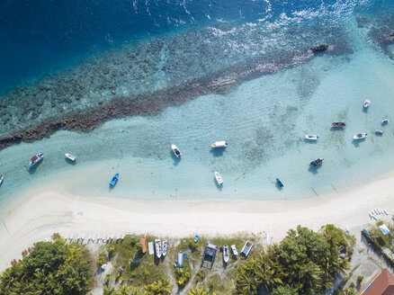 Maldives, Aerial view of beach and boats - KNTF01162