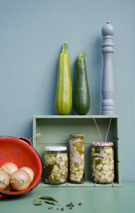 Eingemachte Zucchini im Glas - GISF00362