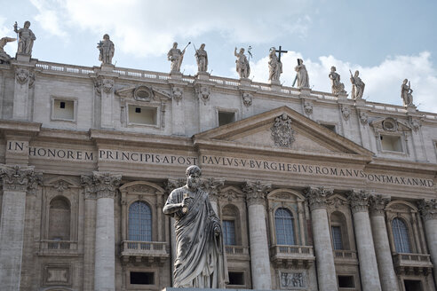 Italy, Vatican City, St. Peter's Basilica, St. Peter's Square - BZF00433