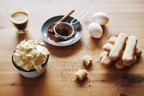 Ingredients for preparing Tiramisu - BZF00440