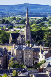 Vereinigtes Königreich, Schottland, Invergordon, Stadtansicht mit Kirche - THAF02218