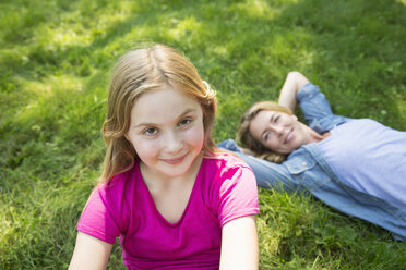 A family summer gathering at a farm. A shared meal, a homecoming. - MINF04957