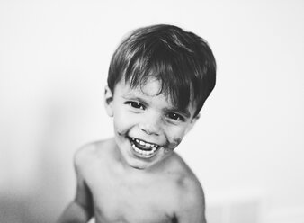 Portrait of smiling young boy looking at camera. - MINF05273