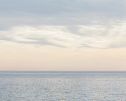 Das Meer, Blick auf den Horizont in der Abenddämmerung. - MINF05551