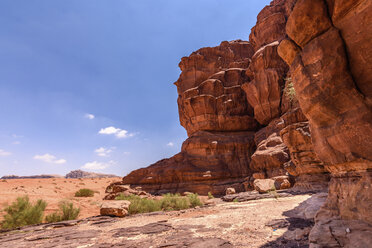 Felsformationen in der Wüstenwildnis Wadi Rum im Süden Jordaniens. - MINF06501