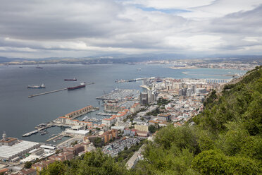 Gibraltar, Blick auf die Stadt und das Mittelmeer von oben - WIF03555