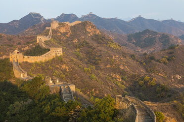 Mountain landscape with Great Wall, Jinshanling, Beijing, China. - MINF06556