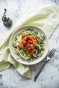 Frische Zoodles mit Tomatensauce - IPF00474