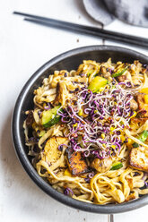Mie noodles with tofu, zucchini, maize and red sprouts - SARF03886