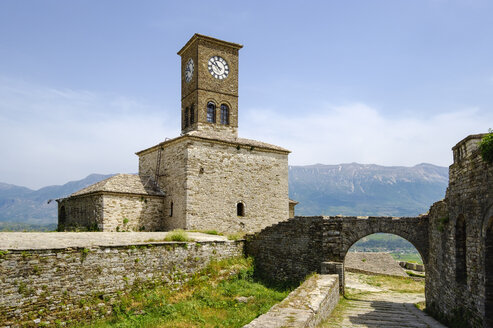 Albanien, Gjirokaster, Uhrenturm der Festung - SIEF07847