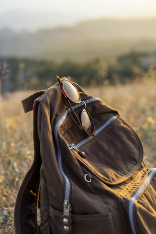 Mit dem Rucksack in die Berge, lizenzfreies Stockfoto