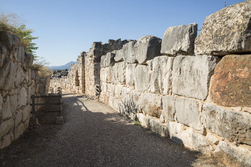 Griechenland, Peloponnes, Argolis, Tiryns, archäologische Stätte, Zyklopenmauerwerk - MAMF00189