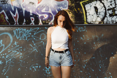 Redheaded woman in a skatepark - GIOF04188