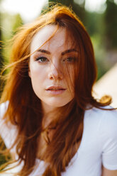 Portrait of young redheaded woman - GIOF04216