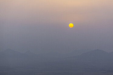 Marokko, Jbilet-Gebirge bei Sonnenaufgang - MMAF00496