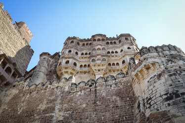 Tiefblick auf die Mehrangarh-Festung aus dem 15. Jahrhundert, Jodhpur, Indien. - MINF08630