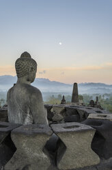 Borobudur, oder Barabudur, ein buddhistischer Mahayana-Tempel aus dem 9. Jahrhundert in Magelang, Zentraljava, Indonesien. - MINF08647