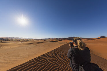 Afrika, Namibia, Namib-Wüste, Naukluft-Nationalpark, Fotografin - FOF10070