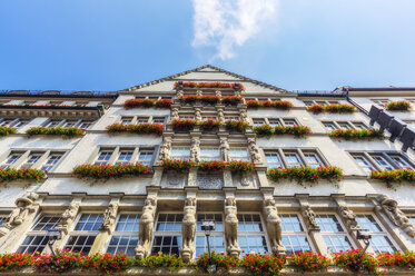 Germany, Bavaria, Munich, Neuhauser Strasse, facade of department store - THAF02234