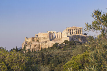 Griechenland, Athen, Blick von der Pnyx auf die Akropolis - MAMF00215