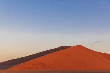 Africa, Namibia, Namib desert, Naukluft National Park, red-hot sand dune at afterglow - FOF10089