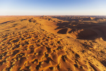 Afrika, Namibia, Namib-Wüste, Namib-Naukluft-Nationalpark, Luftaufnahme von Wüstendünen - FOF10133