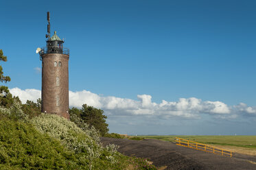 Deutschland, Schleswig-Holstein, Sankt Peter-Ording, Leuchtturm in Sankt Peter-Boehl - UMF00855