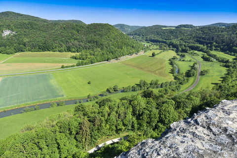 Deutschland, Fränkische Schweiz, Burg Neideck, Blick vom Aussichtspunkt, Fluss Rott, lizenzfreies Stockfoto