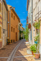 France, Bouches-du-Rhone, Cassis, empty alley - FRF00715