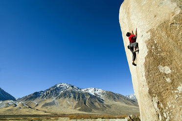 Man lead climbing - AURF01435