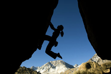 Overhang climbing silhouette - AURF01470