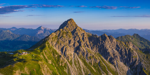 Deutschland, Bayern, Allgäu, Allgäuer Alpen, Fiderepass-Hütte und Hammerspitze - WGF01229