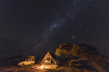 Africa, Botswana, Kgalagadi Transfrontier Park, Mabuasehube Game Reserve, Camping ground under starry sky - FOF10211