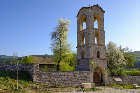 Albanien, Qark Korca, Voskopoje, Kisha e Shen Merise, St. Marienkirche, Glockenturm - SIEF07929