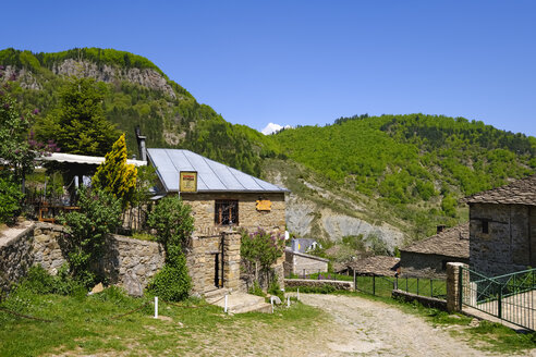 Albanien, Qark Korca, Morava-Gebirge, Dardhe, Bergdorf - SIE07934
