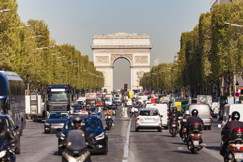 Frankreich, Paris, Champs-Elysees, Arc de Triomphe de l'Etoile, Verkehr, lizenzfreies Stockfoto