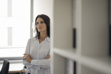 Portrait of an attractive businesswoman in office - KNSF04518