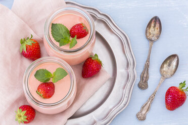 Two glasses of strawberry trifle with mascarpone cream and Amarettini - JUNF01109