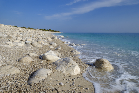 Albanien, Ionisches Meer, Albanische Riviera, Strand von Palasa bei Dhermi, lizenzfreies Stockfoto