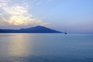 Albanien, Adriatisches Meer, Orikum, Bucht von Vlore mit Halbinsel Karaburun - SIEF07977