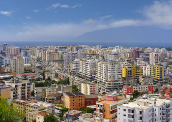 Albanien, Vlora, Stadtbild vom Hügel Kuzum Baba aus gesehen - SIEF07980