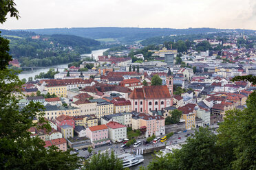 Deutschland, Bayern, Passau, Stadtbild - JUNF01119