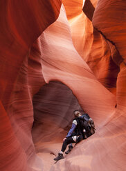 Wanderer im Antalope Canyon, Arizona - AURF02365