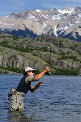 Fliegenfischen in Patagonien. - AURF02369