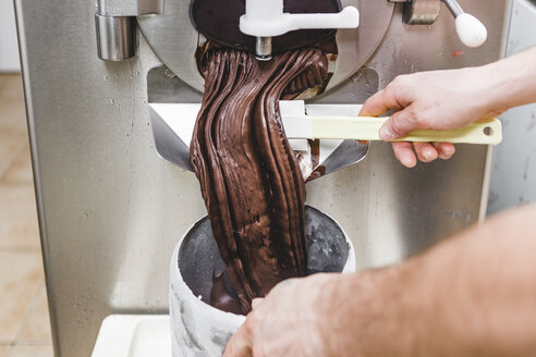 Making ice cream at an ice cream parlour - MGIF00229