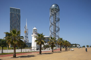 Georgien, Adscharien, Batumi, Miracle Park mit Alphabetischem Turm - WWF04362