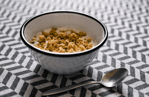 Bowl of crunchy muesli with natural yoghurt - RAMAF00023