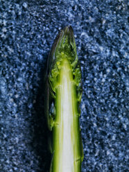 In Scheiben geschnittene grüne Spargelspitzen - RAMAF00033